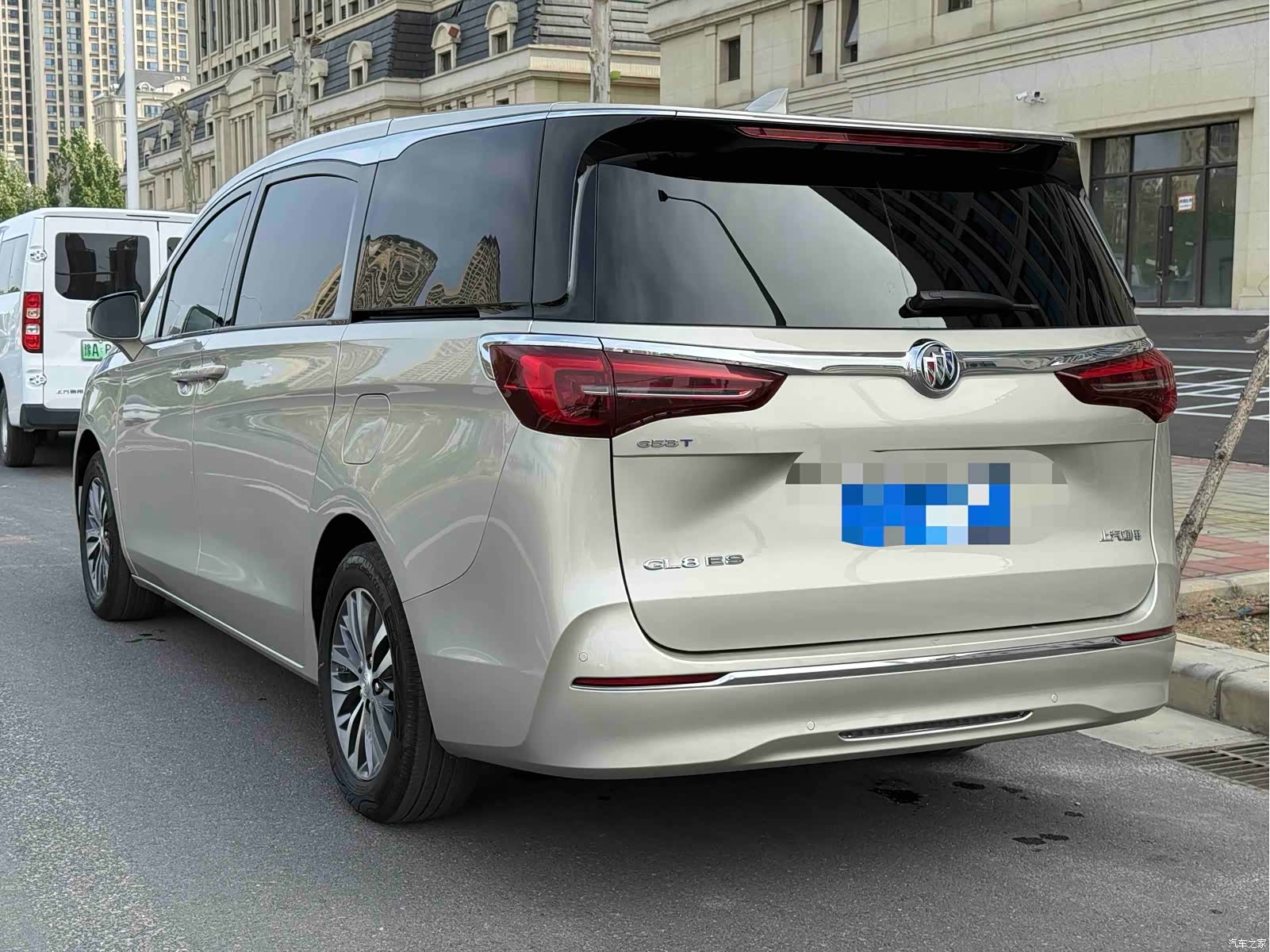 Buick GL8, 2022 6