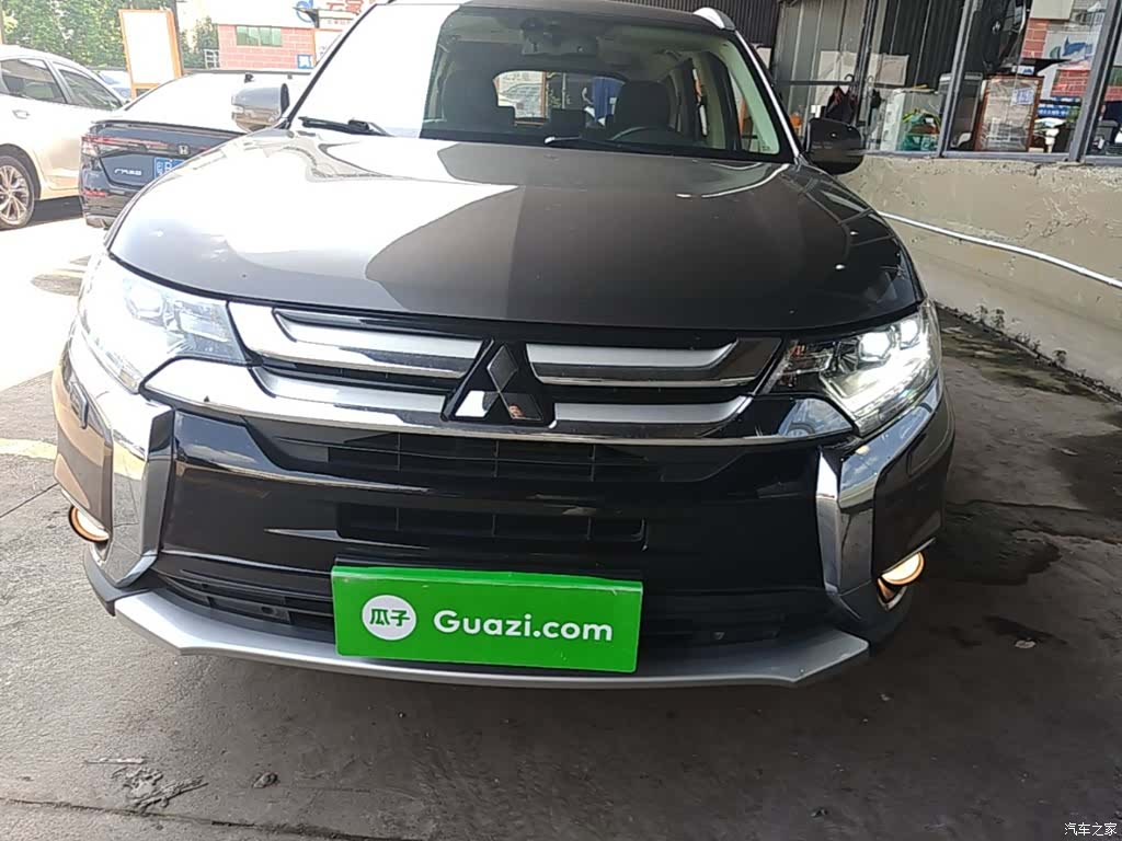 Mitsubishi Outlander, 2017 3