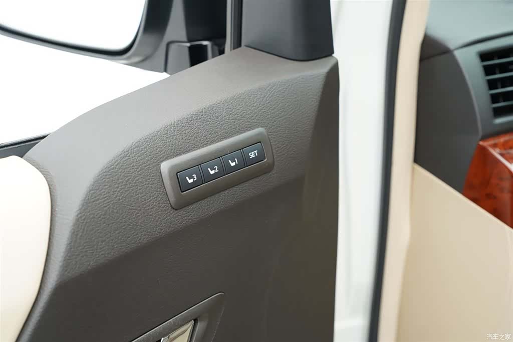 Toyota Alphard, 2011 9
