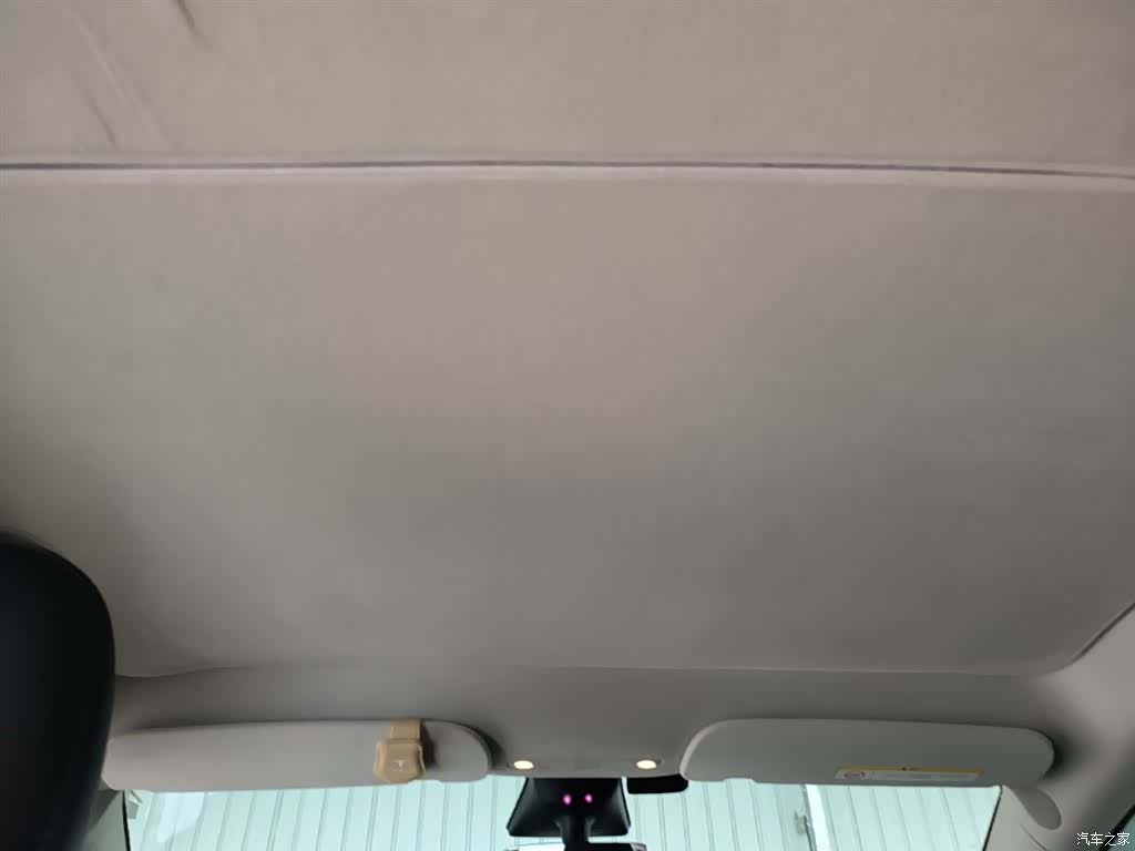 Tesla Model Y, 2023 18