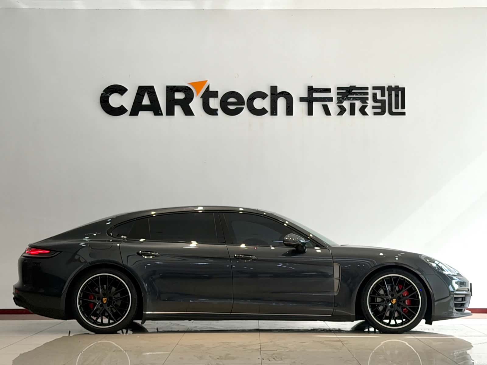 Porsche Panamera, 2023 все фото