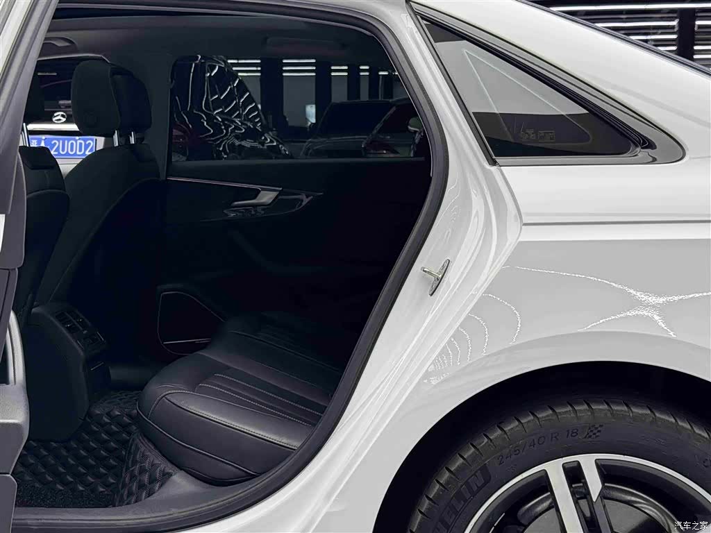 Audi A4L, 2020 7