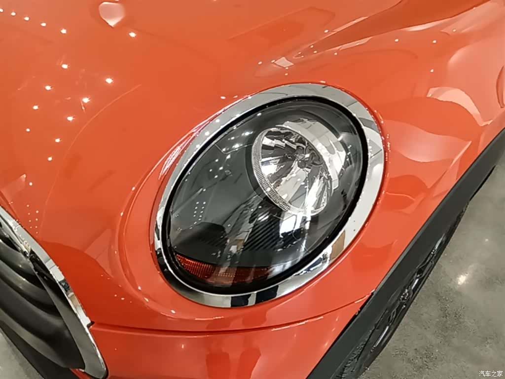 Mini ONE, 2019 24