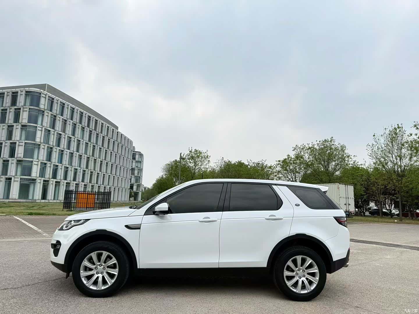 Land Rover Discovery, 2016 3