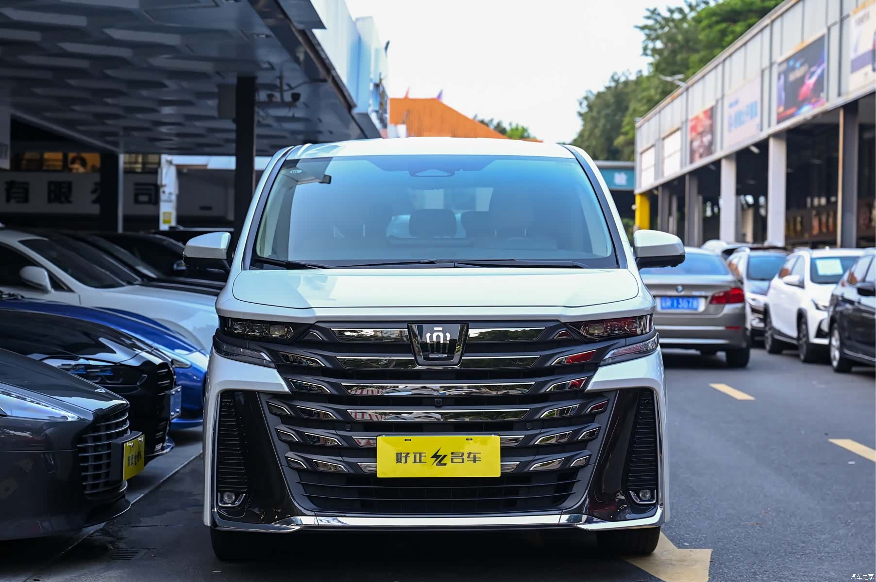 Toyota Vellfire, 2023 6