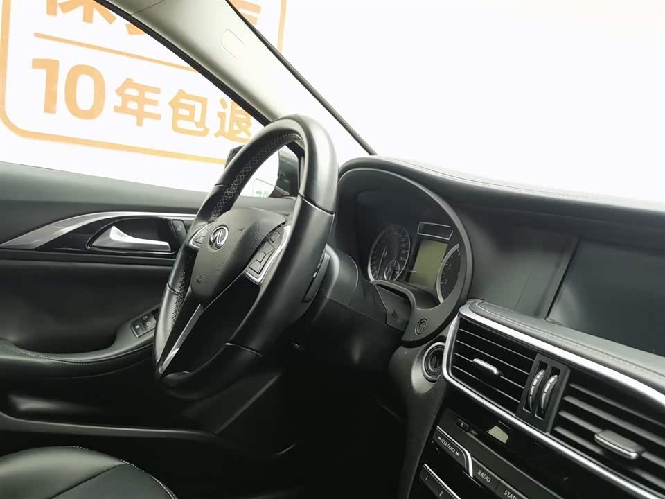 Infiniti QX30 Infiniti QX30