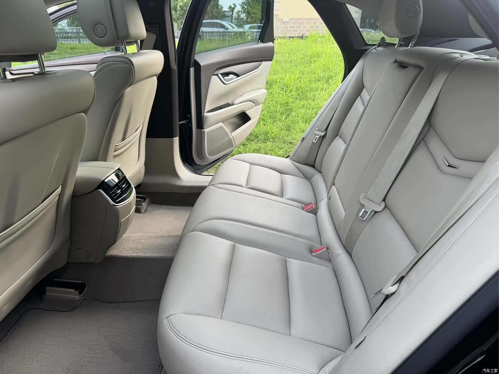 Cadillac XTS, 2015 8