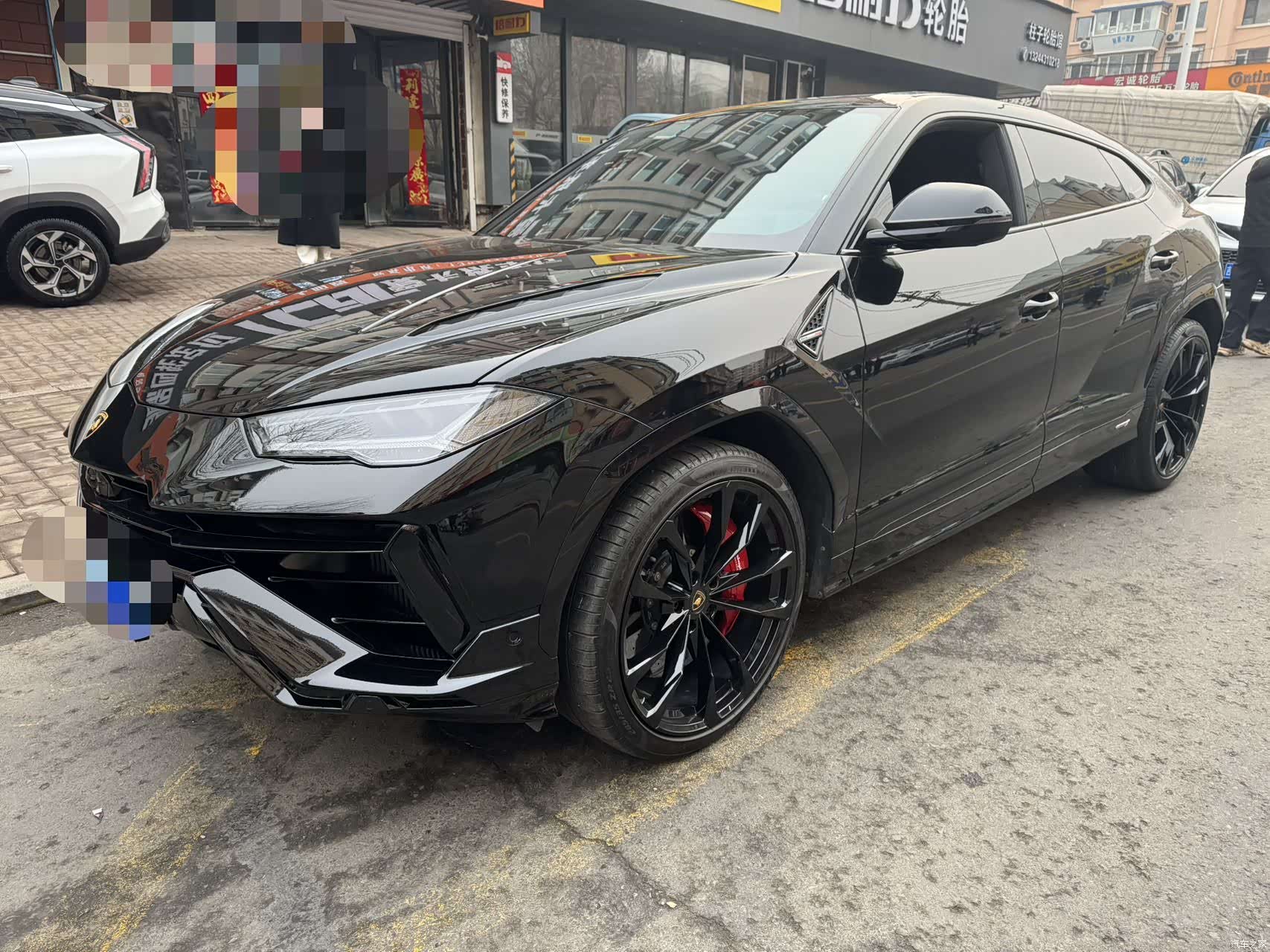 Lamborghini Urus, 2024 1