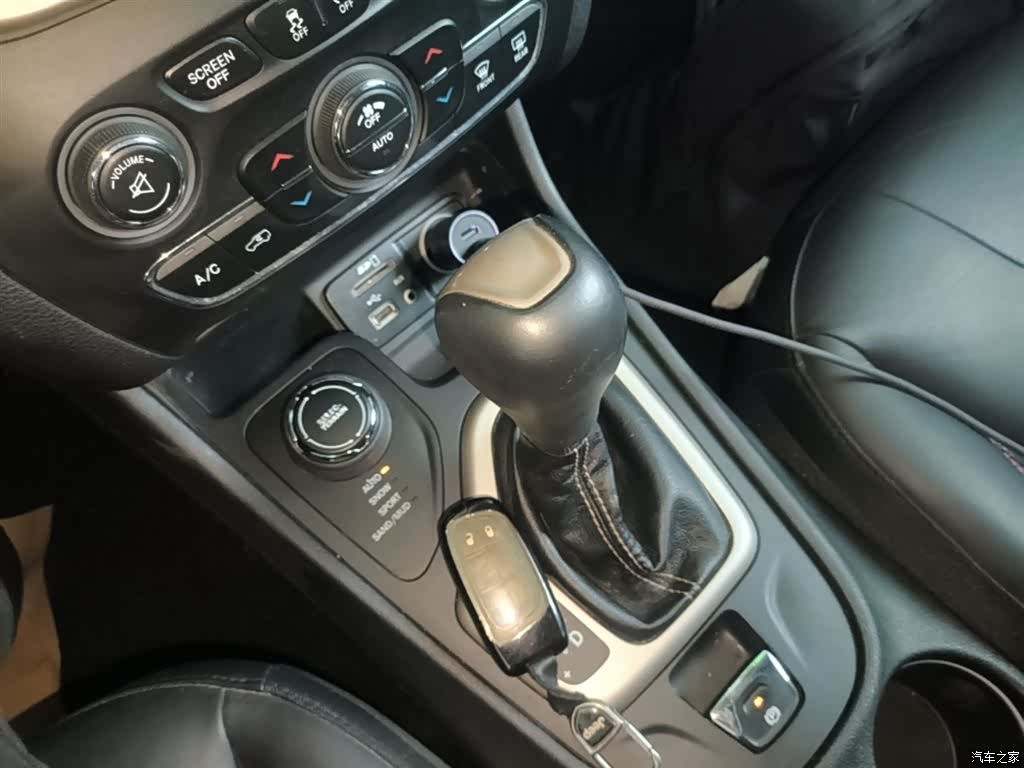 Jeep Cherokee, 2016 14