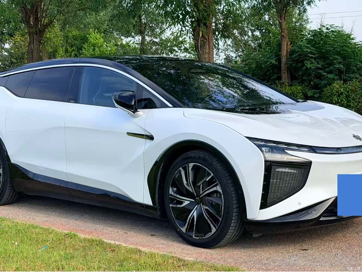 HiPhi X, 2023 3
