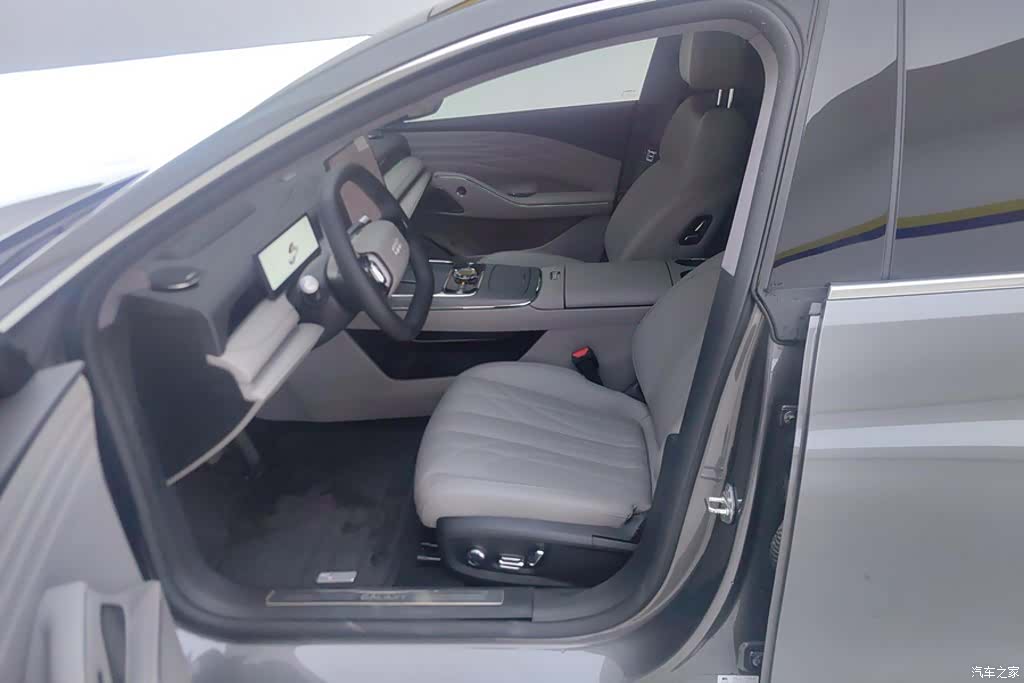 Geely 8, 2025 9