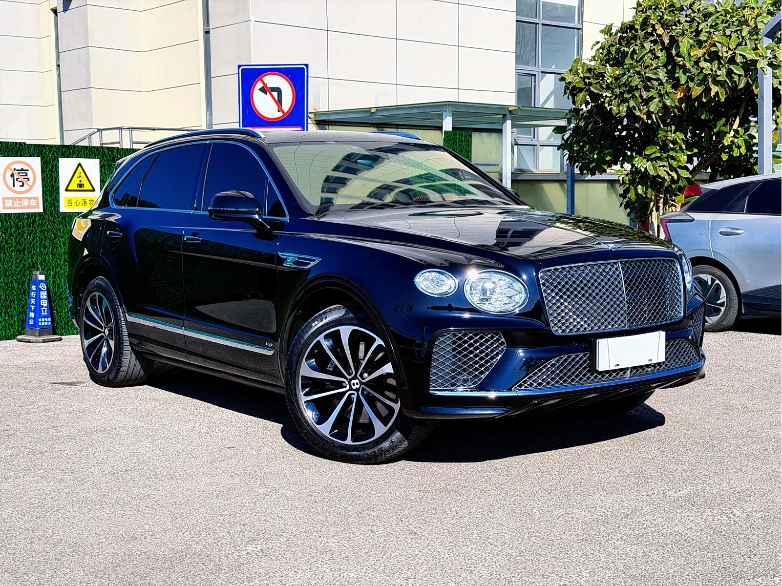 Bentley Bentayga, 2021 4