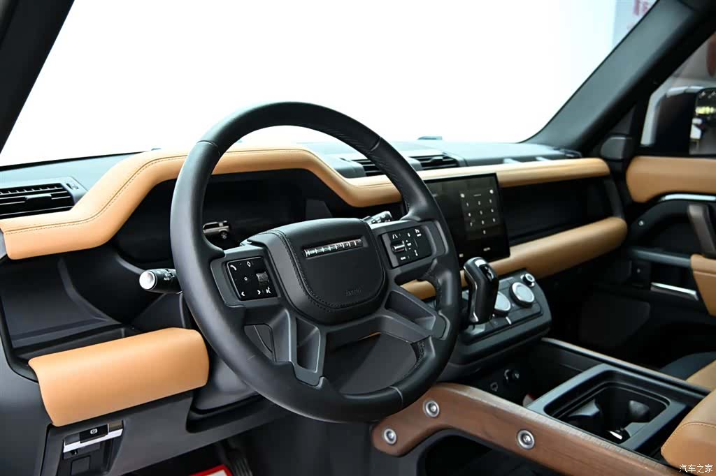 Land Rover Defender, 2024 15