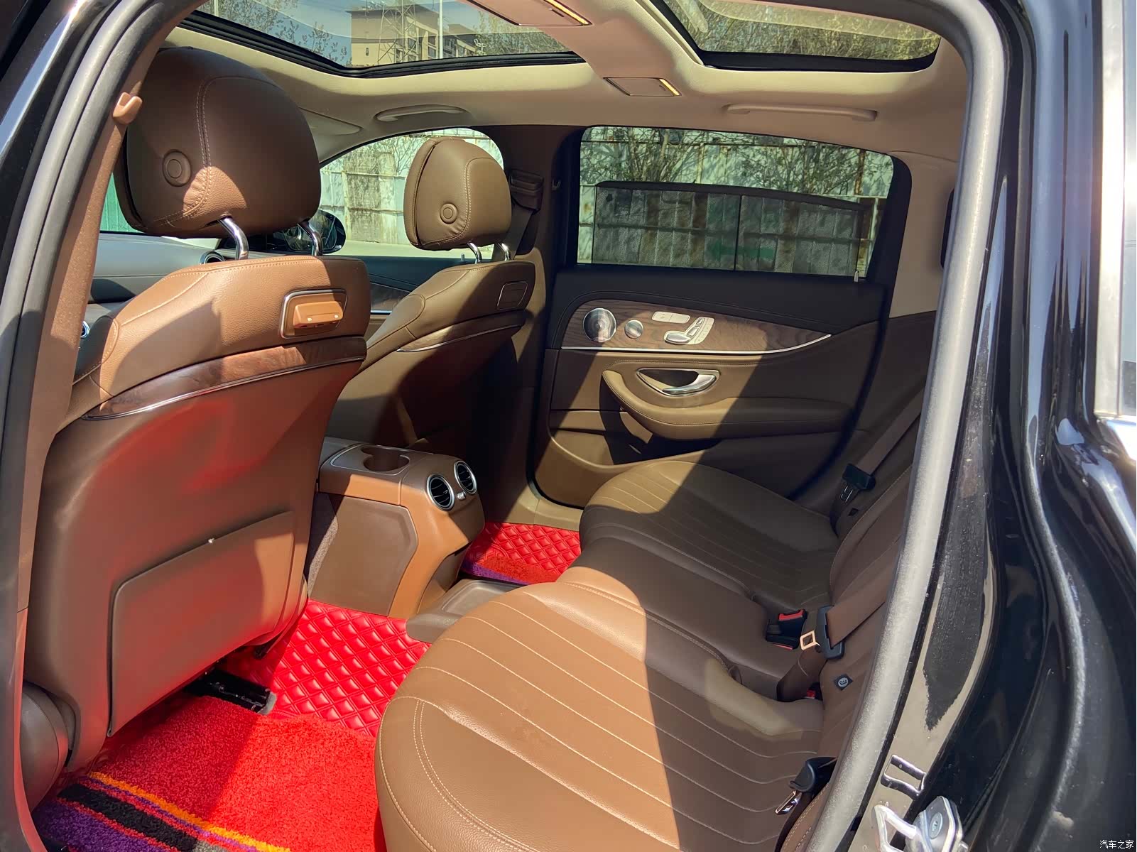 Mercedes-Benz E-Class, 2019 3