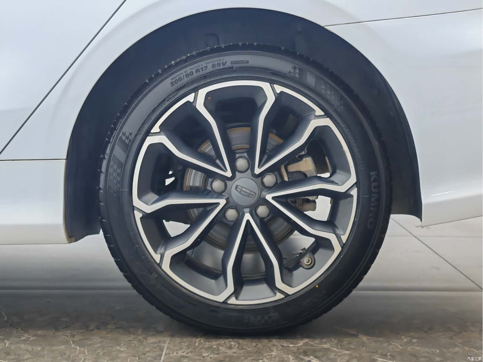 Geely Binray, 2021 9