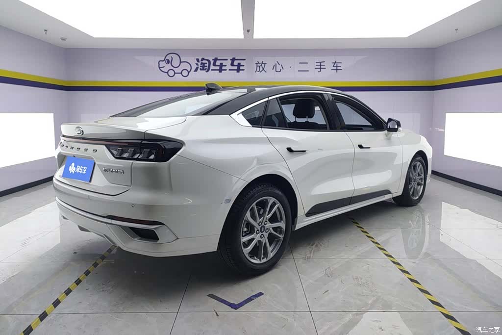 Ford Mondeo, 2024 3