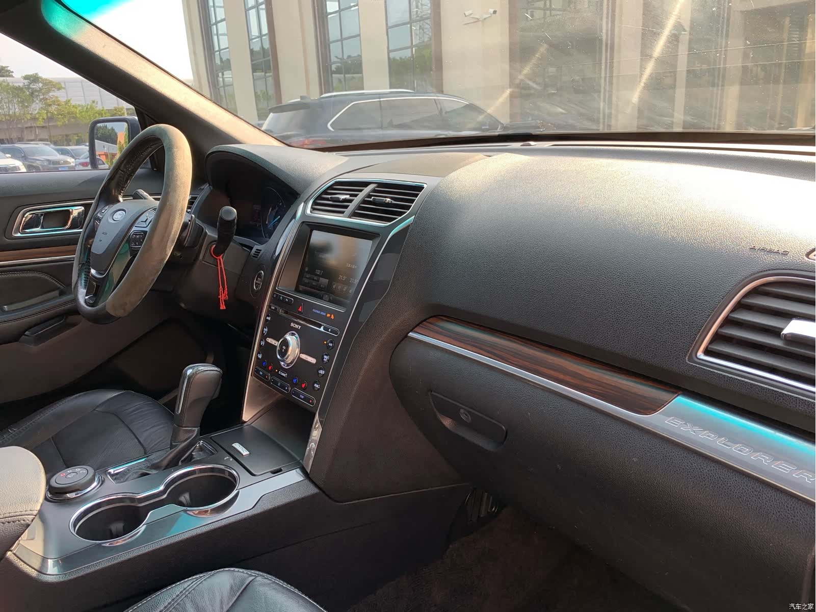 Ford Explorer, 2016 19