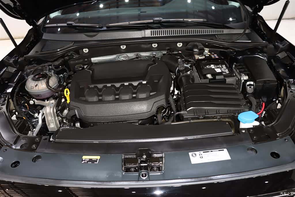Volkswagen Passat, 2025 20