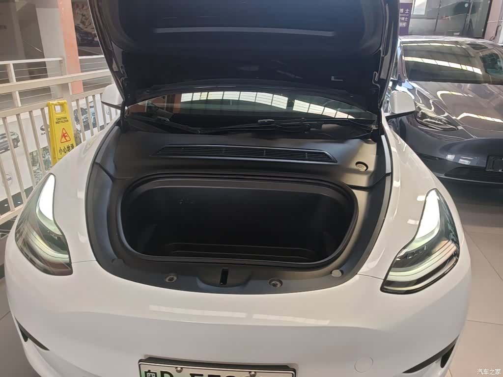 Tesla Model Y, 2023 20