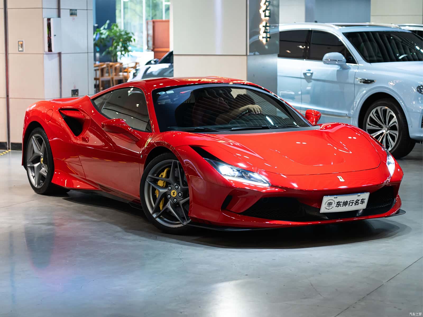Ferrari F8, 2022 3