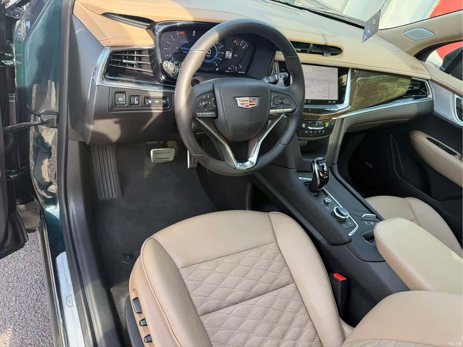 Cadillac XT6, 2025 13