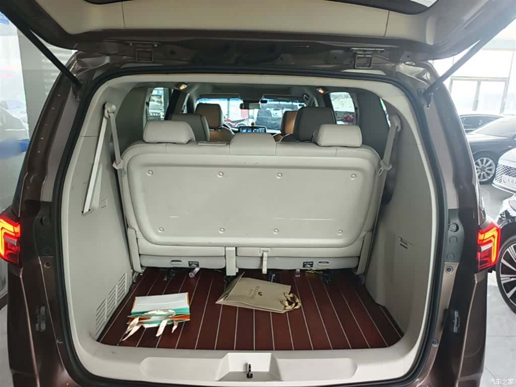 Buick GL8, 2020 19