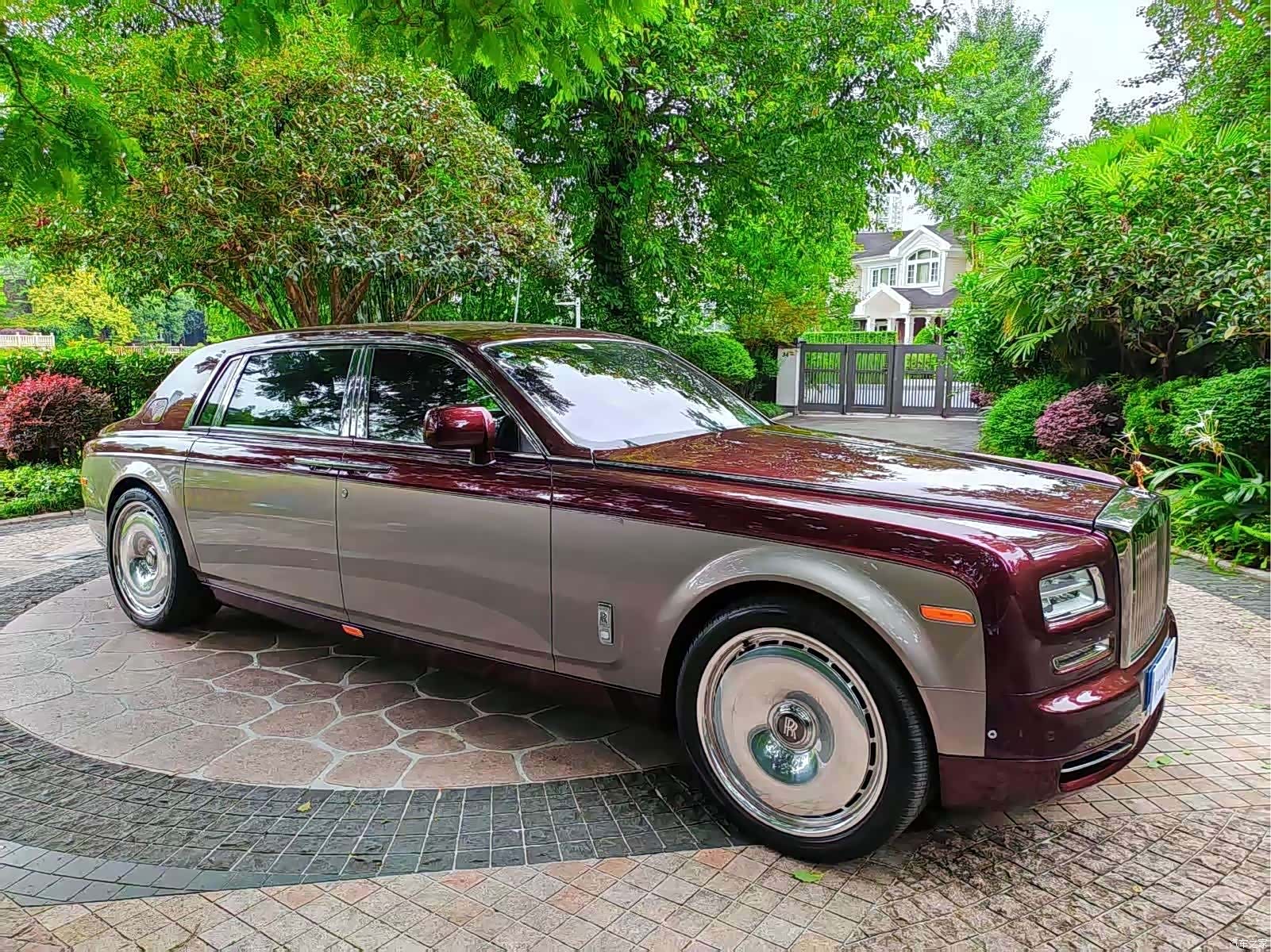Rolls-Royce Phantom, 2016 все фото