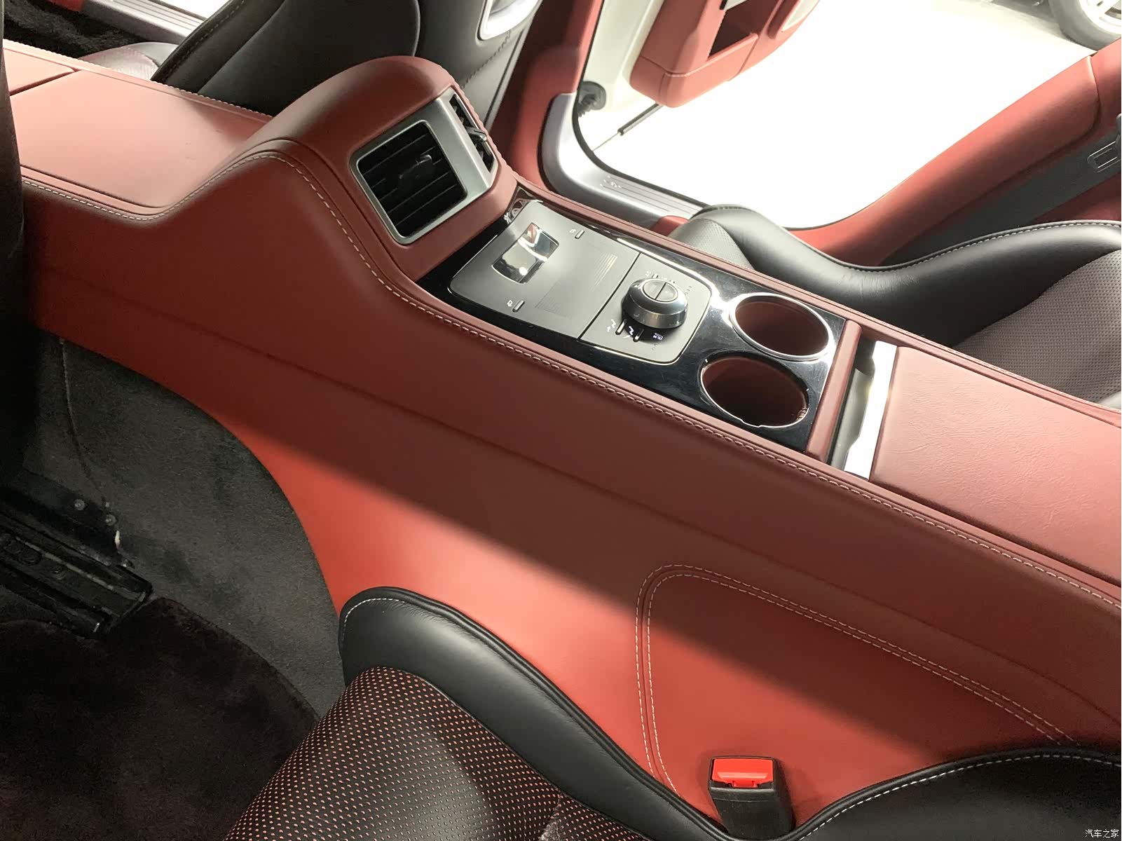 Aston Martin Rapide, 2013 19