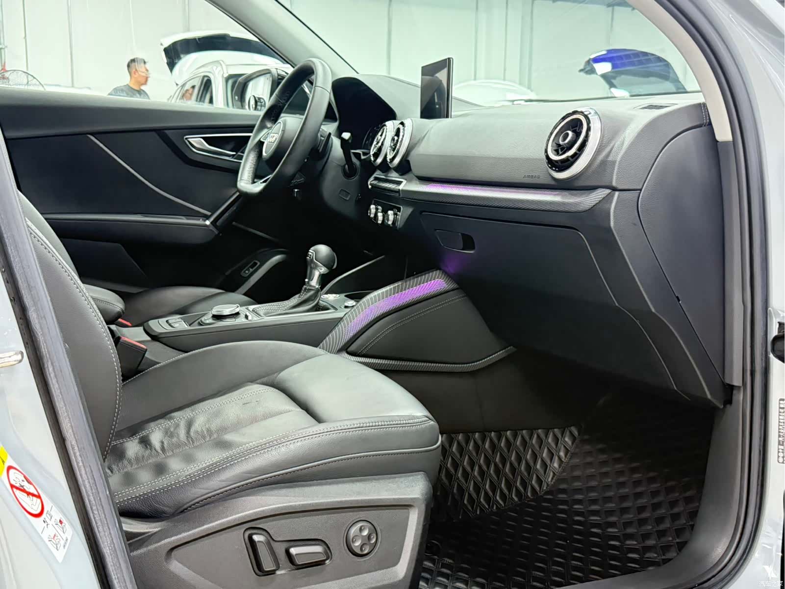 Audi Q2L, 2023 19