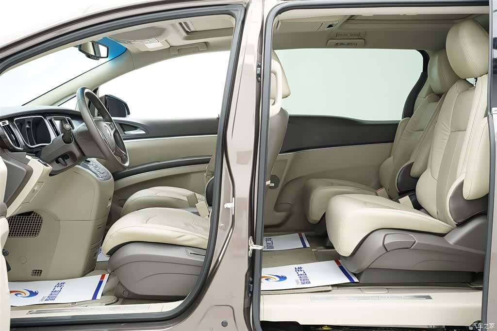 Buick GL8, 2014 9