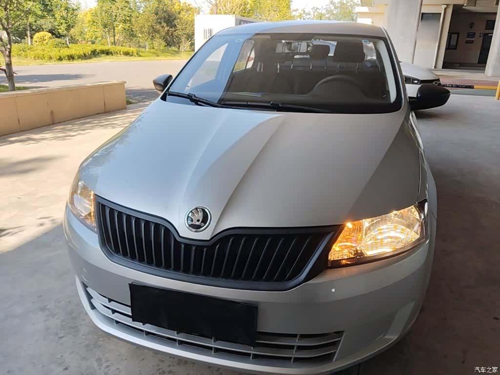 Skoda Rapid, 2016 3