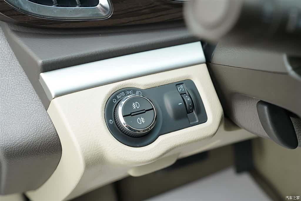 Buick GL8, 2014 18