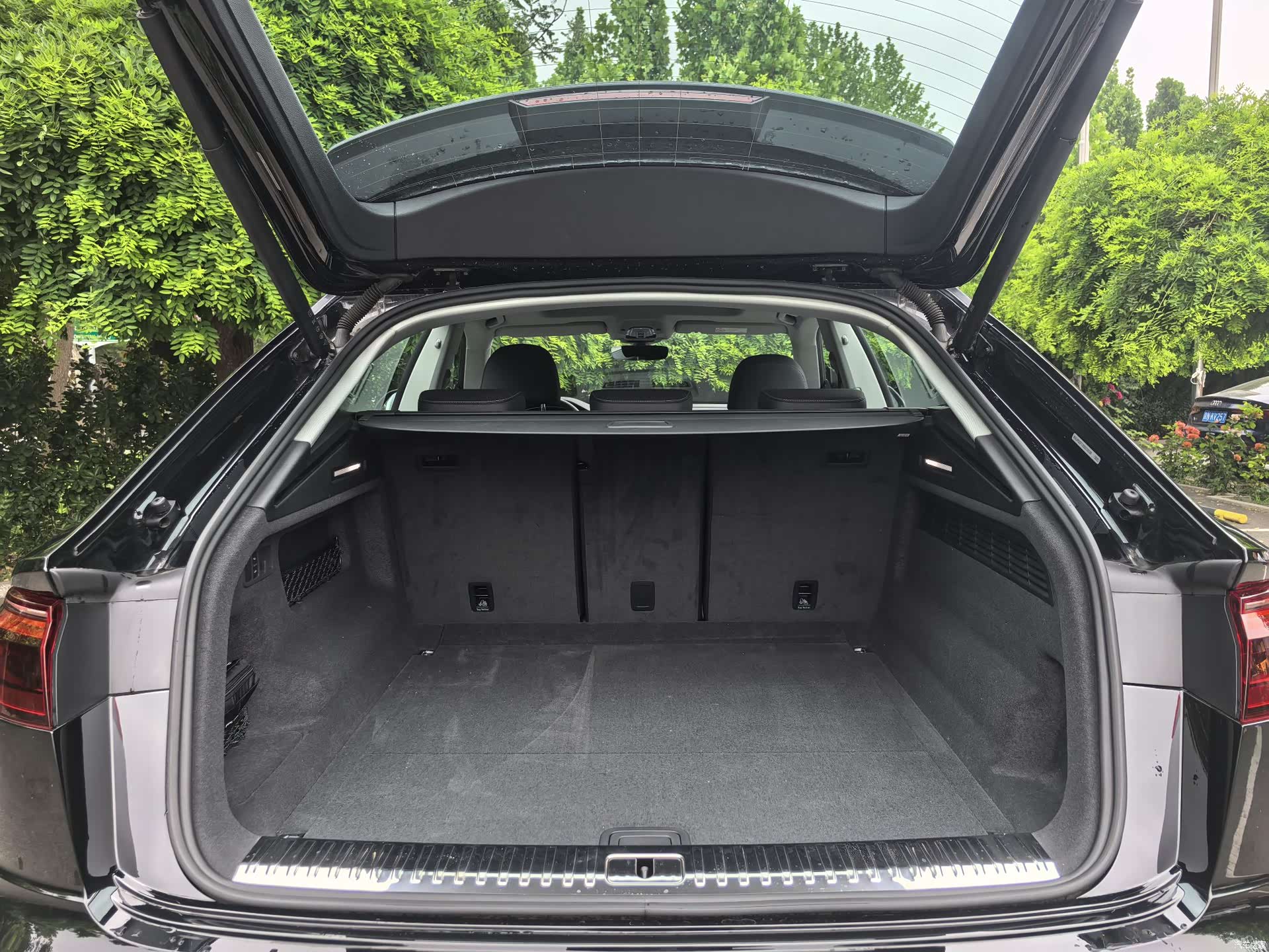 Audi Q8, 2025 12