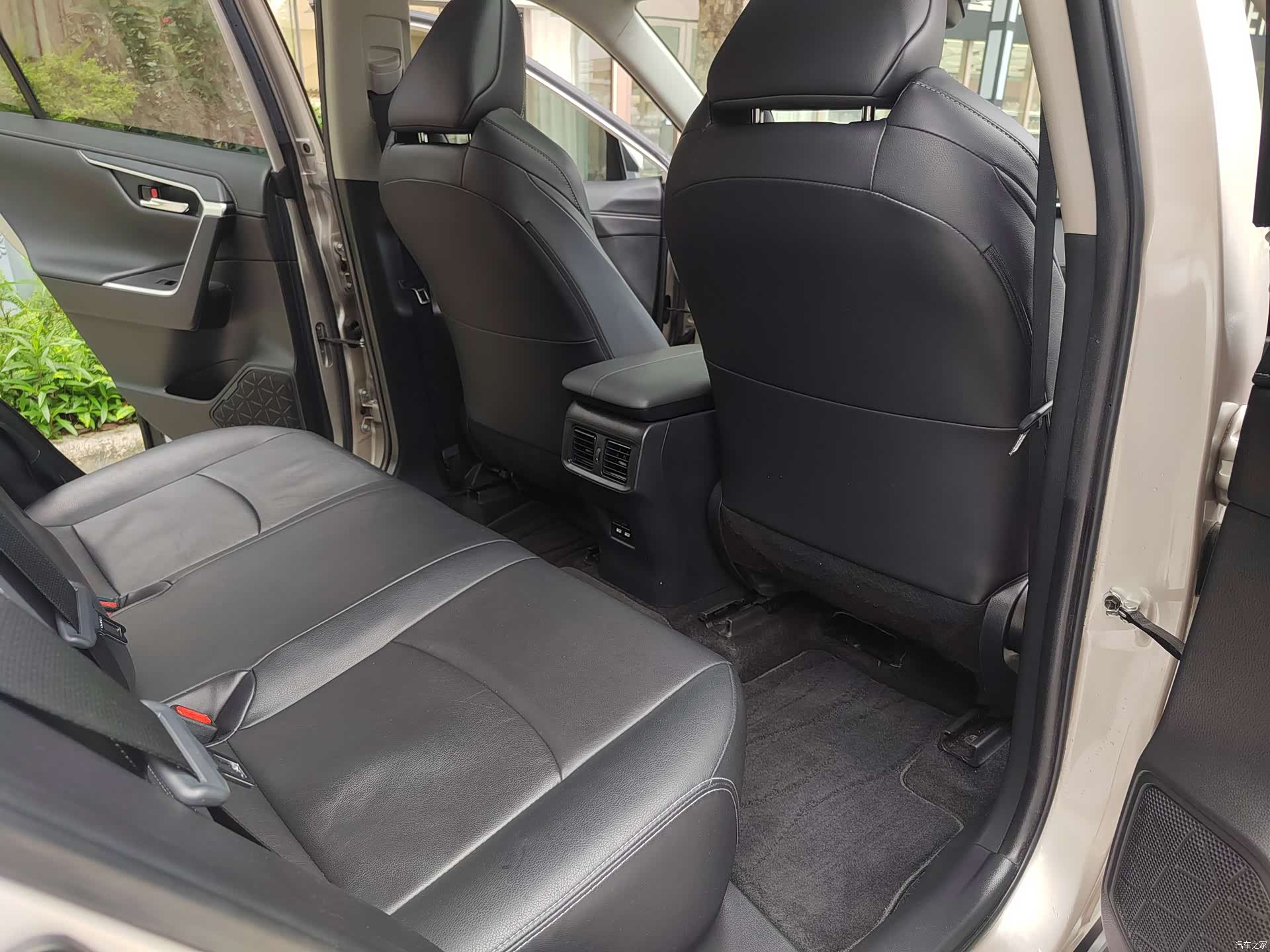 Toyota Wildlander, 2021 23