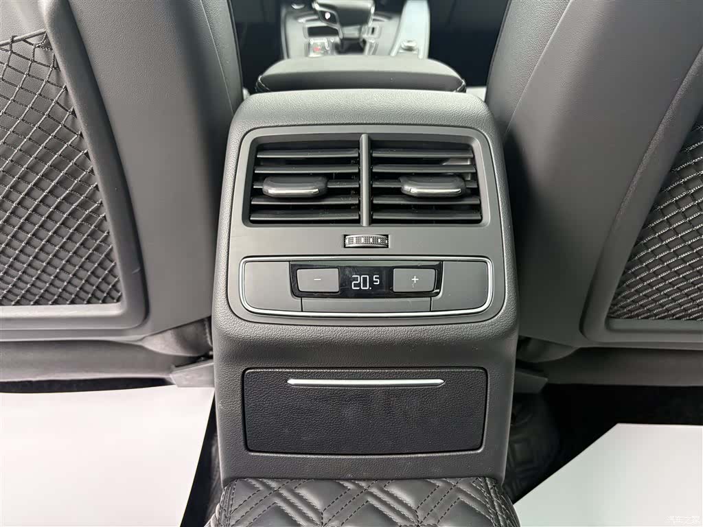 Audi A4L, 2022 19