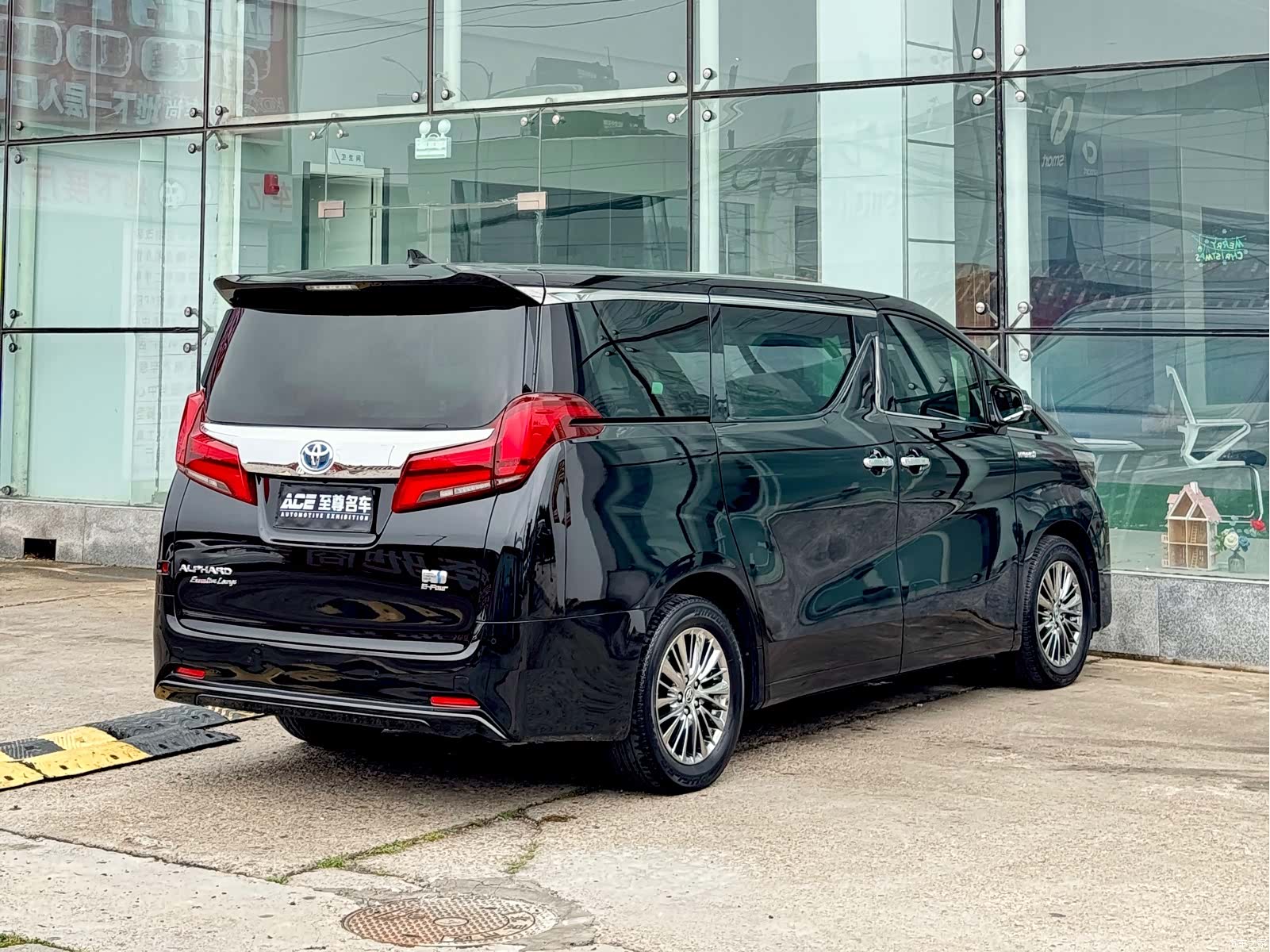 Toyota Alphard, 2021 4