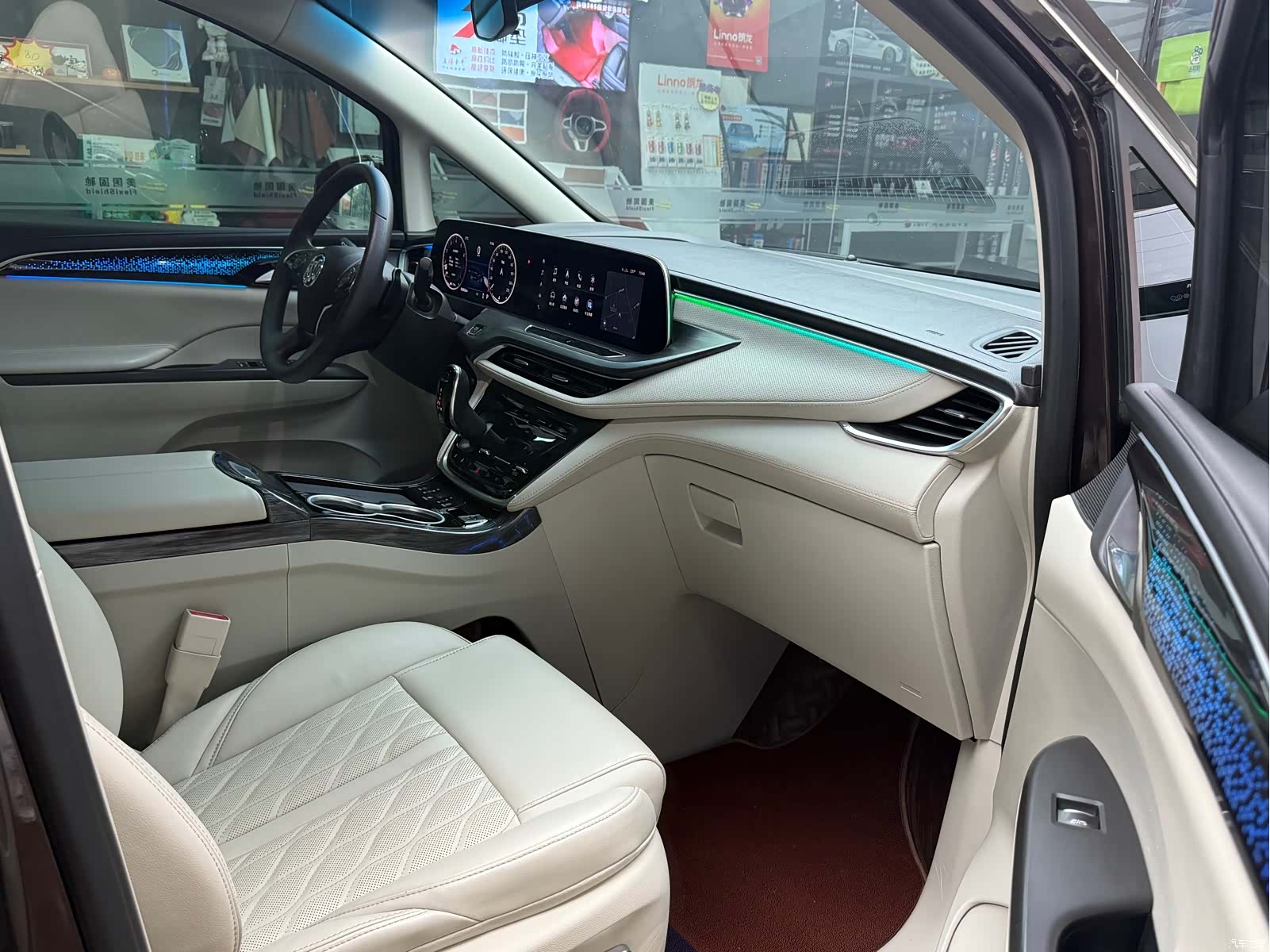 Buick GL8, 2022 6
