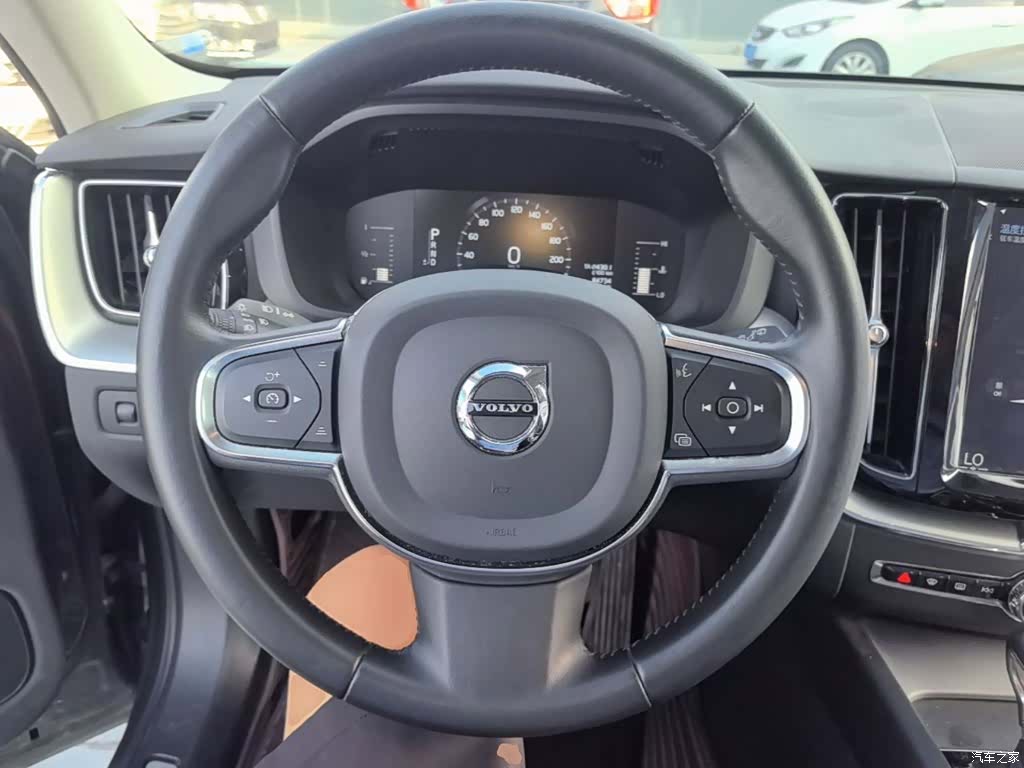 Volvo XC60, 2019 11