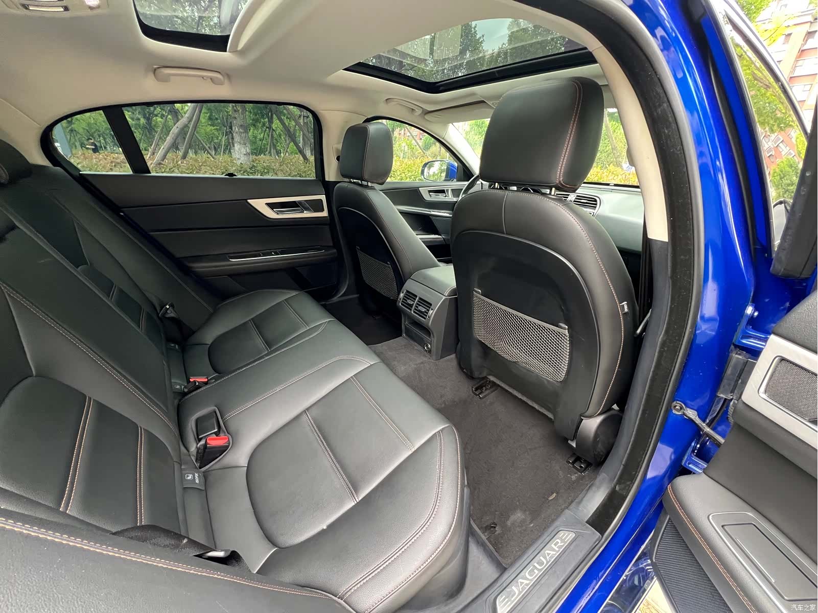 Land Rover XEL, 2018 10