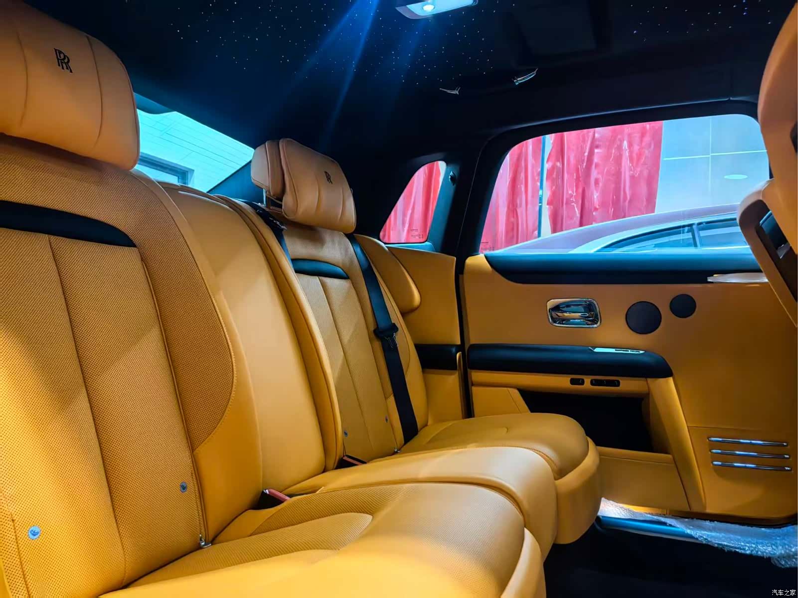 Rolls-Royce Ghost, 2025 7