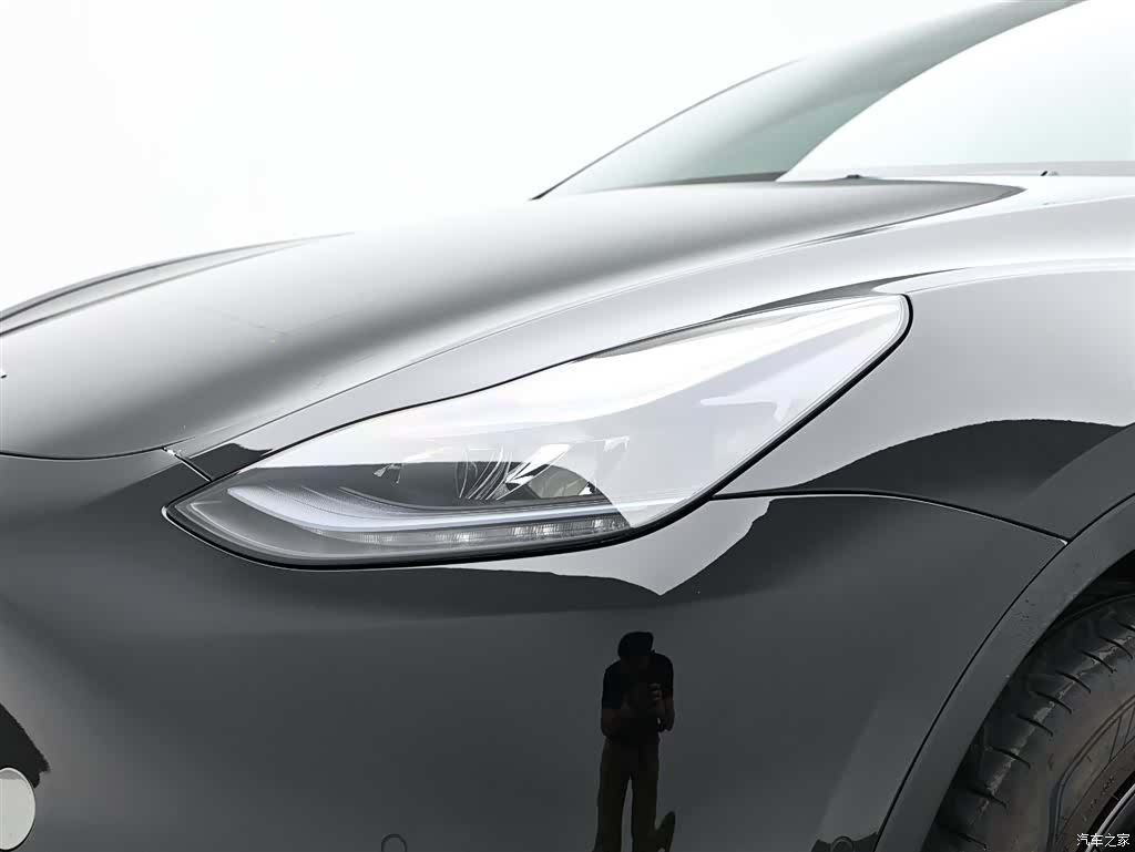 Tesla Model Y, 2023 10