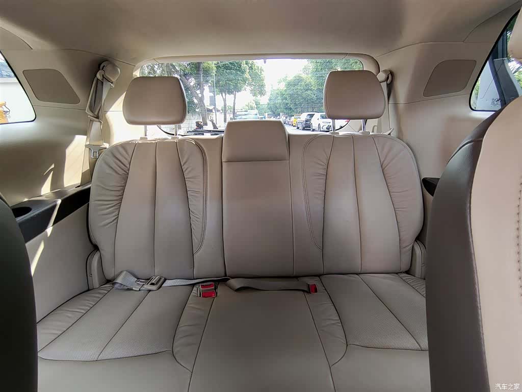 Buick GL8, 2016 9