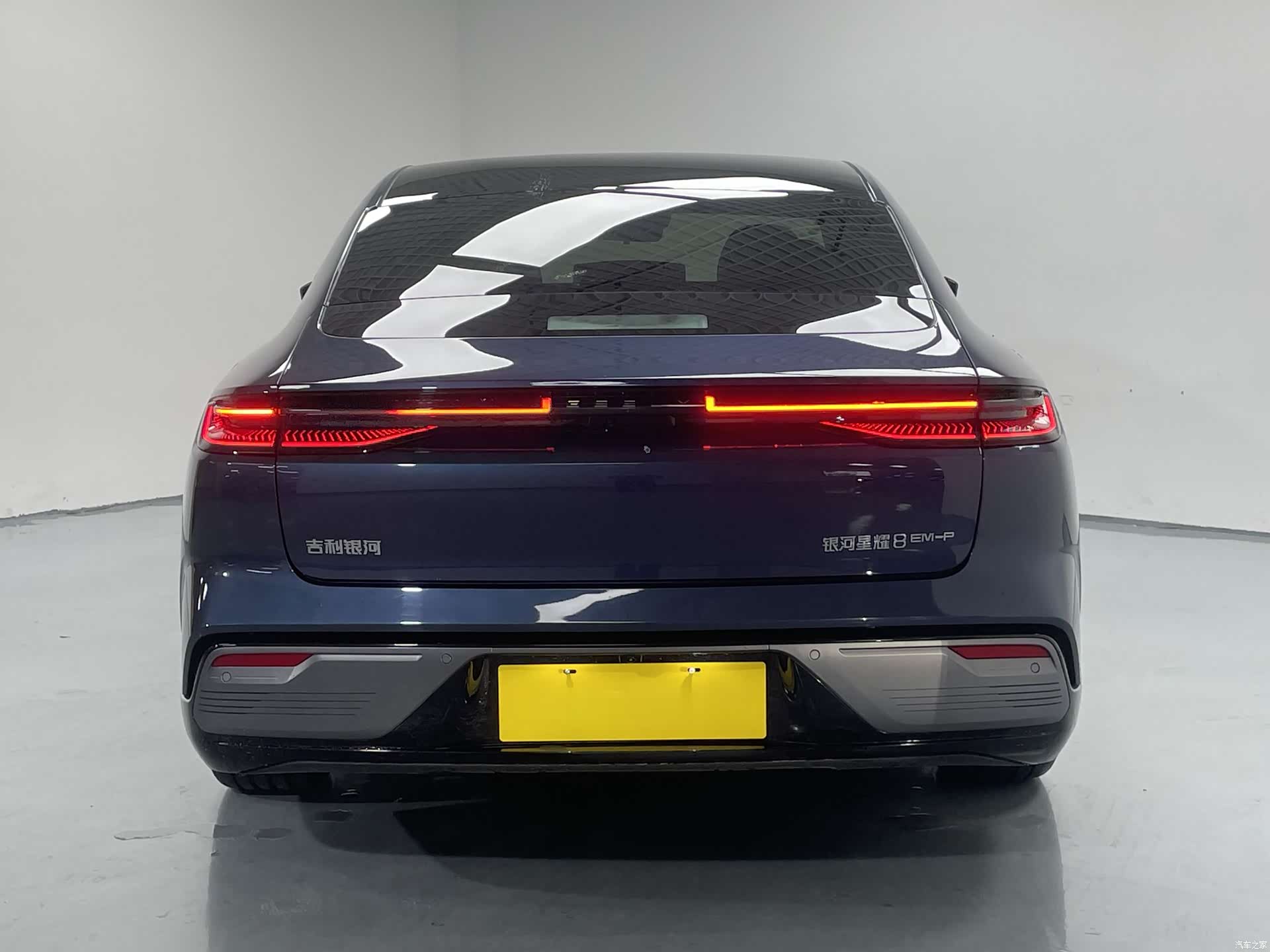 Geely 8, 2025 8