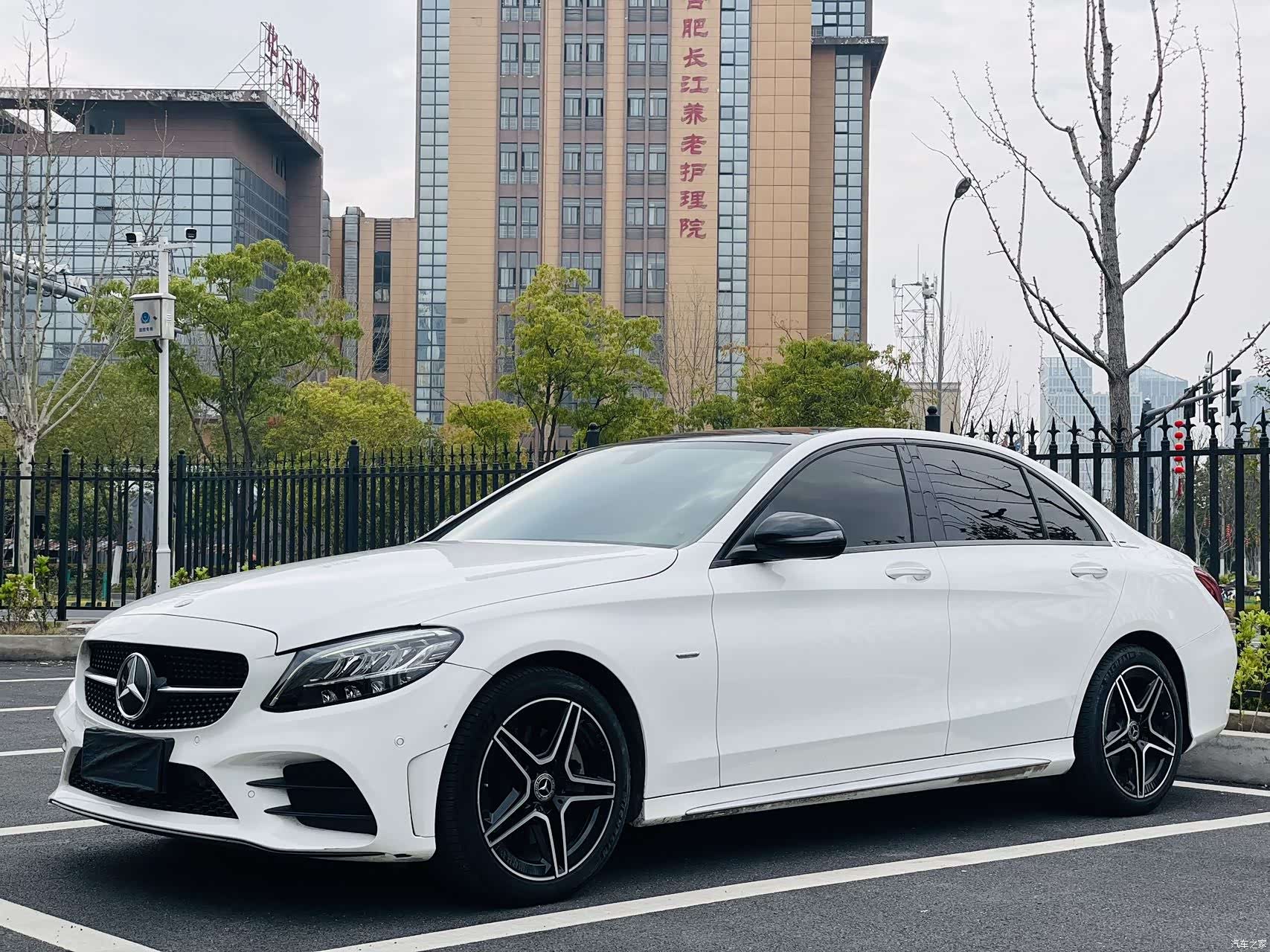 Mercedes-Benz C-Class, 2021 1