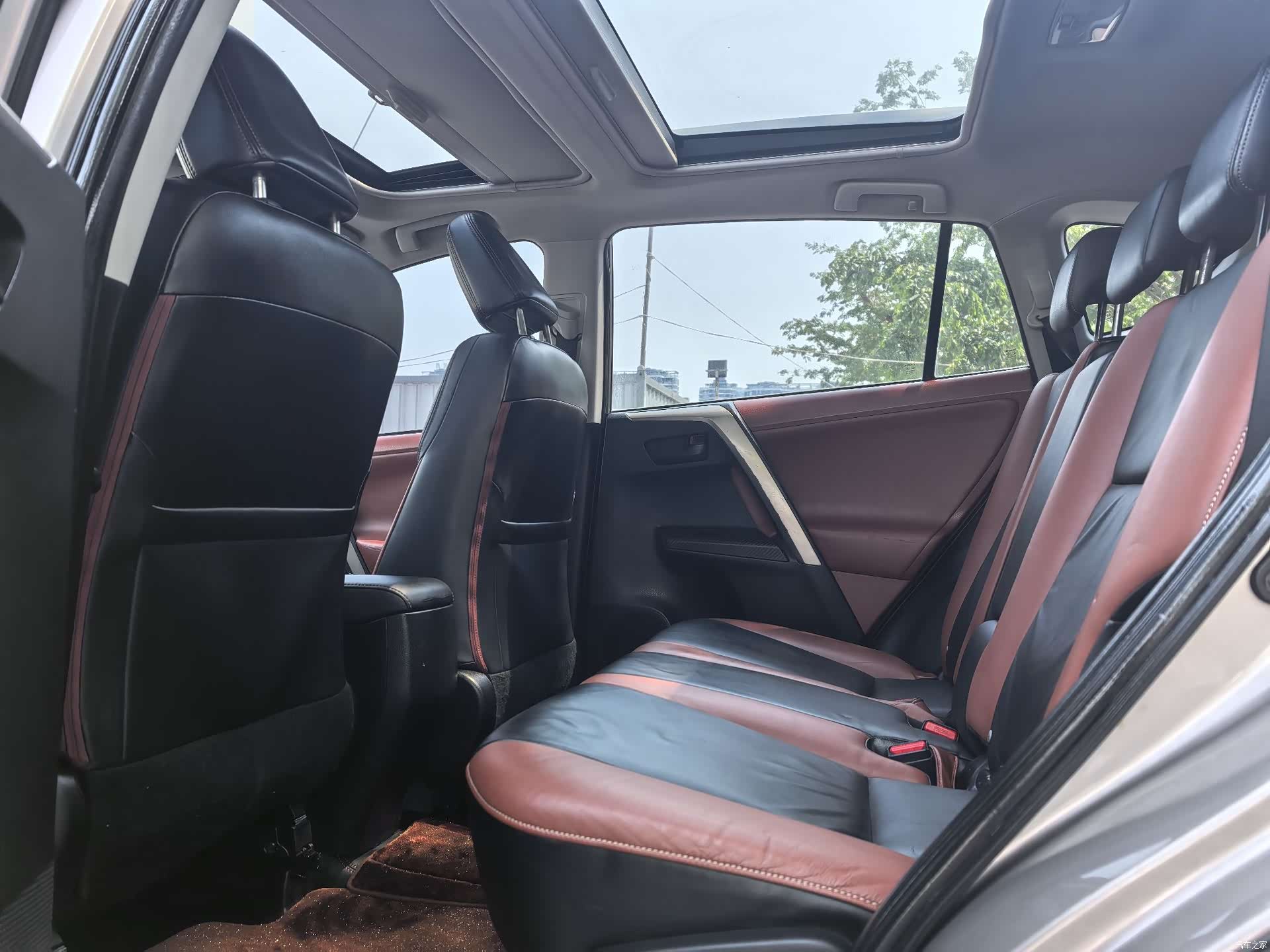 Toyota RAV4, 2014 4