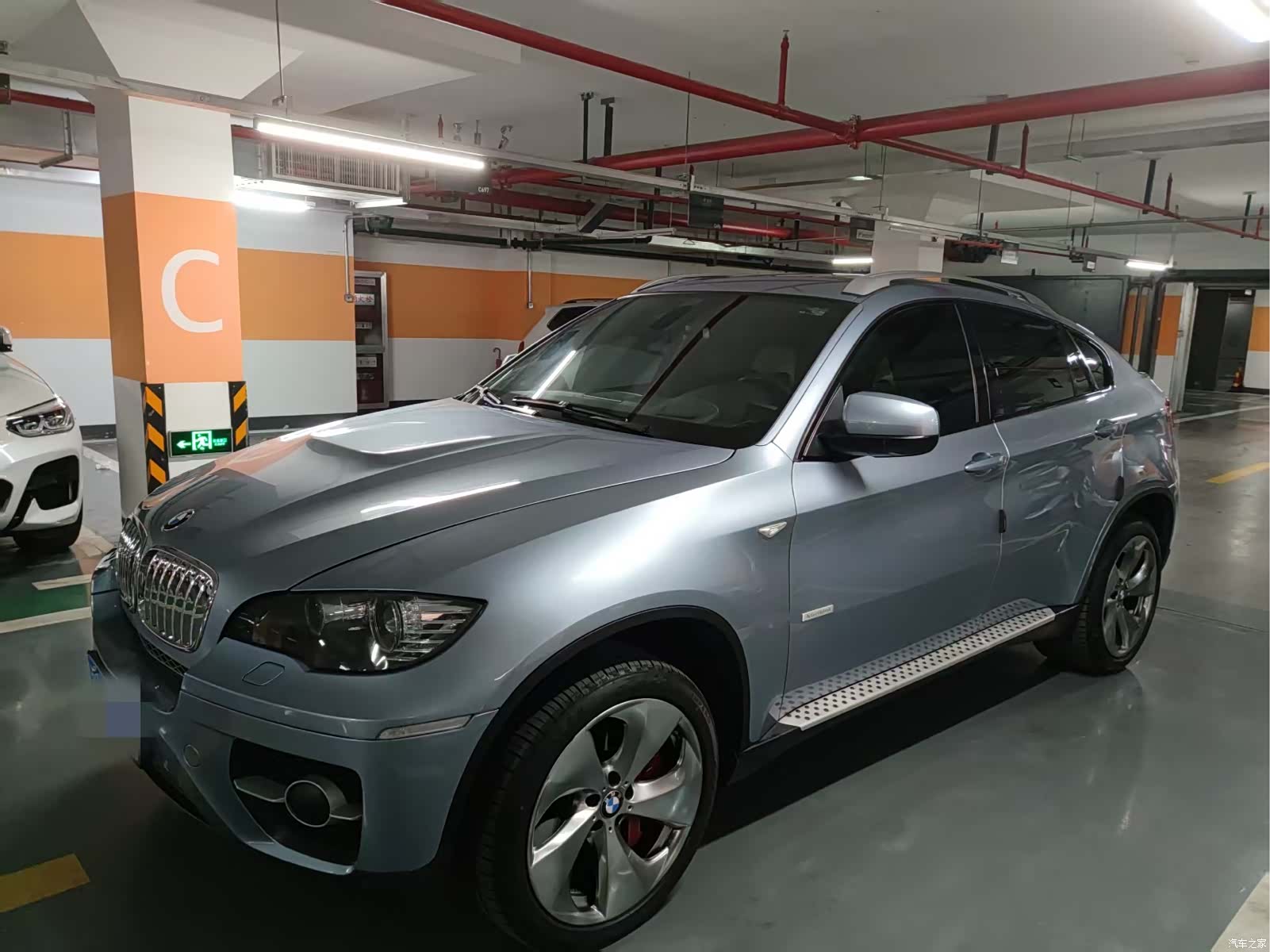 BMW X6, 2011 1