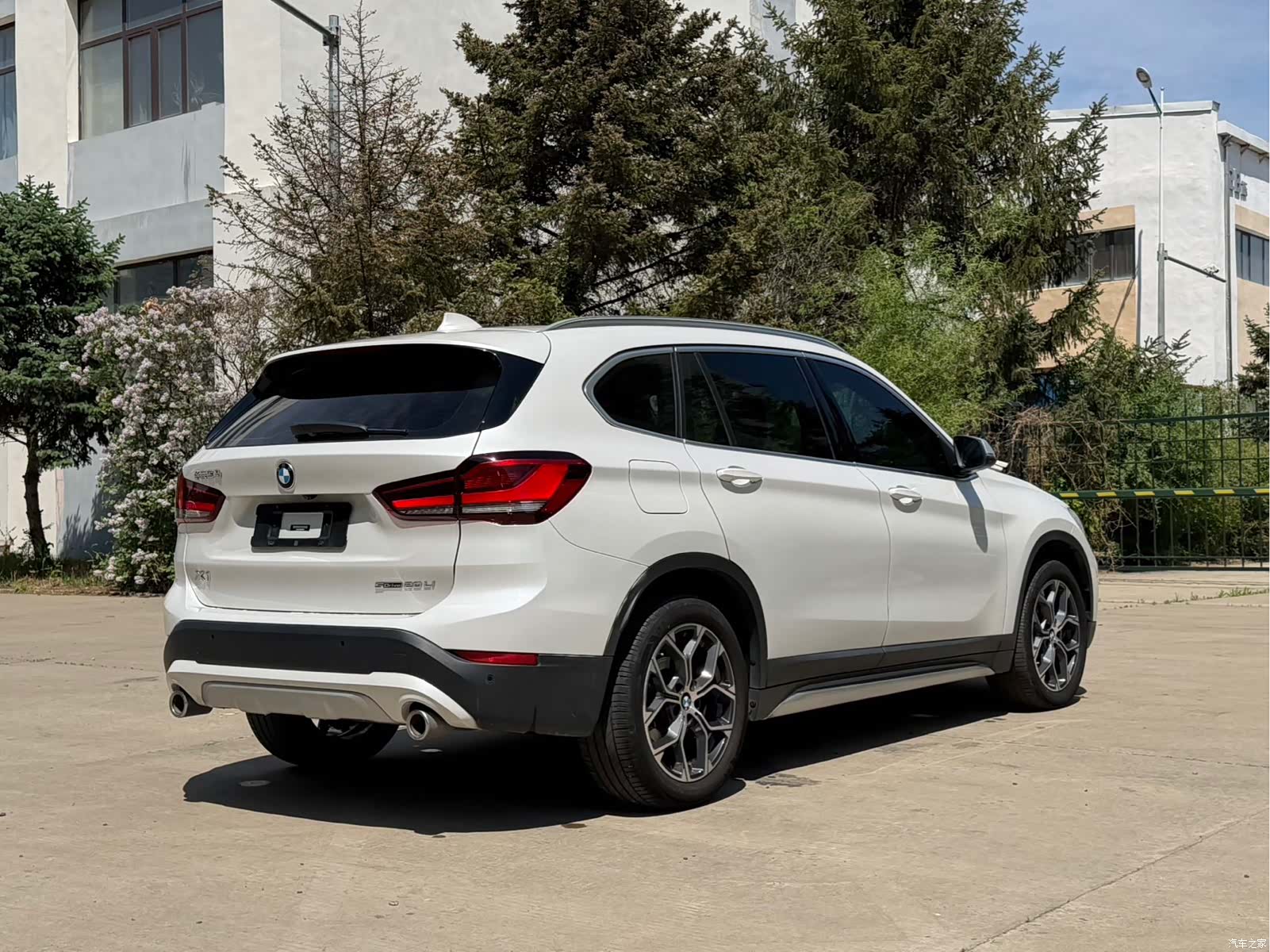 BMW X1, 2023 все фото