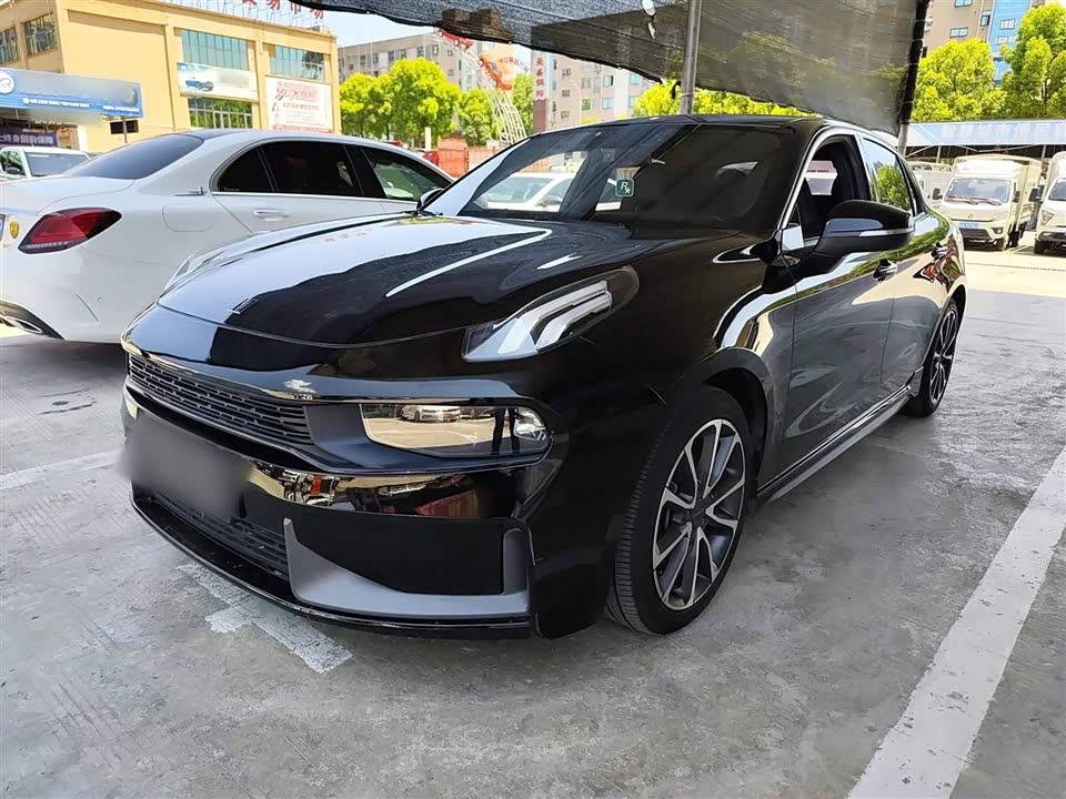 Lynk & Co 03