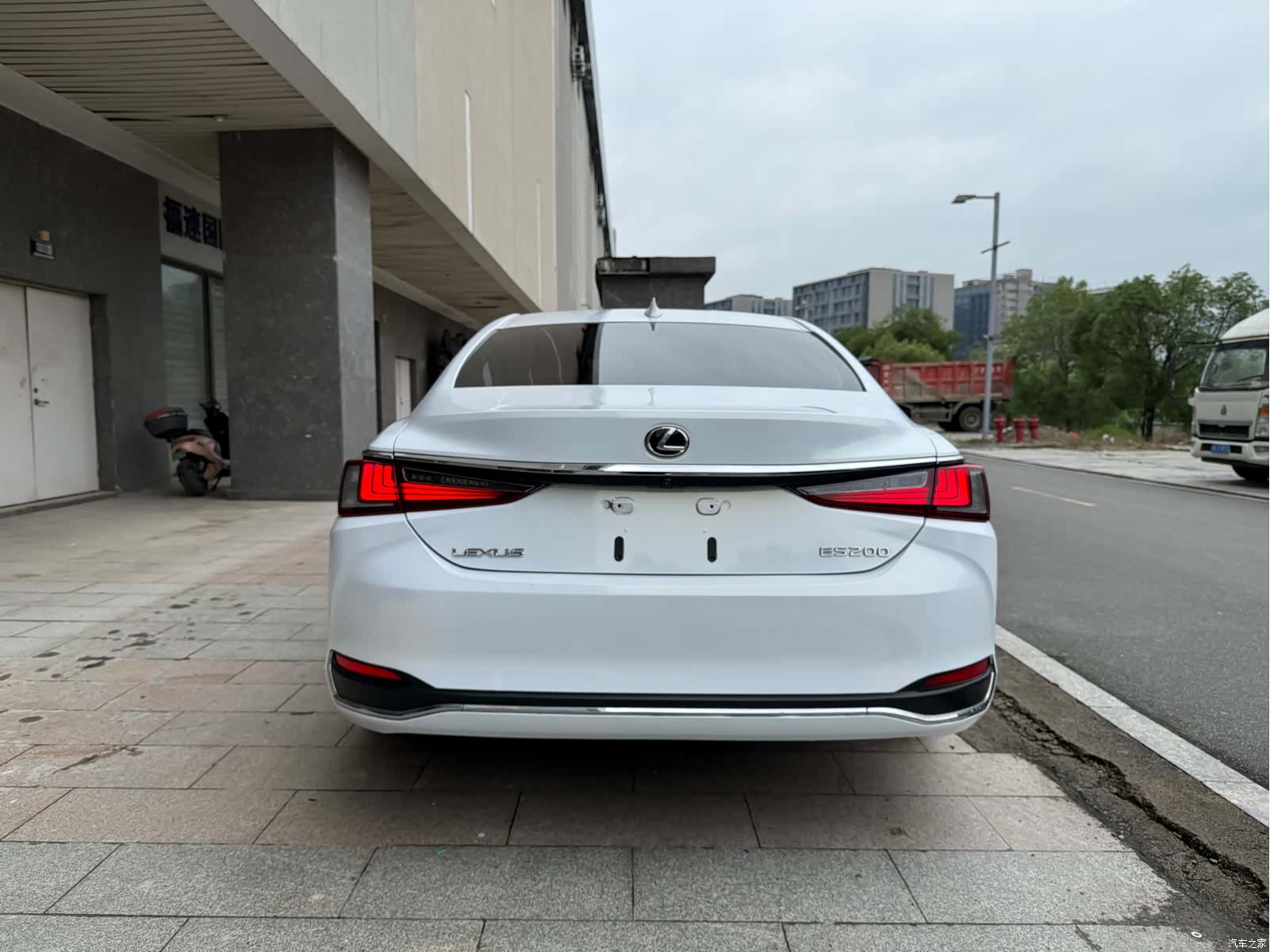 Lexus ES, 2019 7