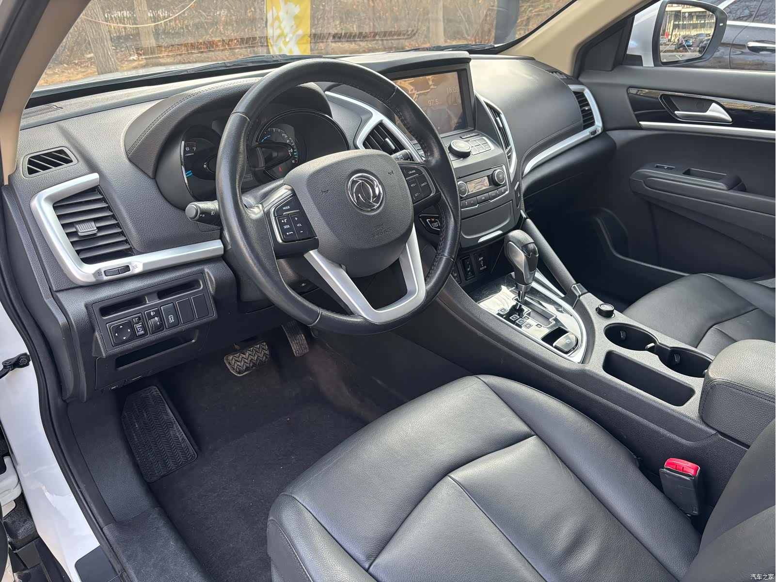 DongFeng AX7, 2014 9